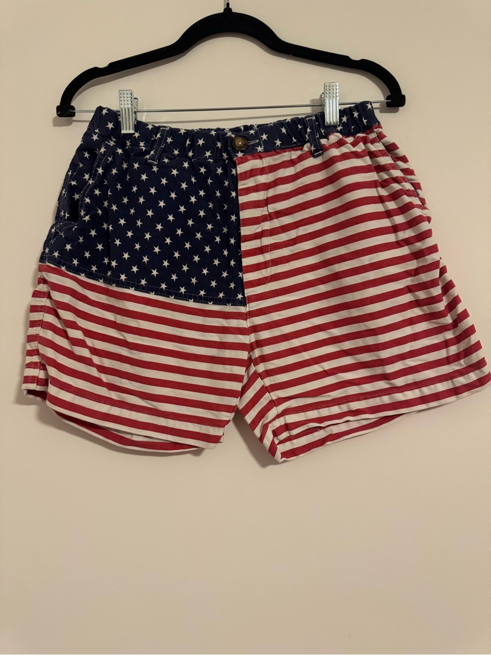 Chubbies Men's Stars & Stripes Flag Shorts 5 in Inseam - Red, White & Blue
